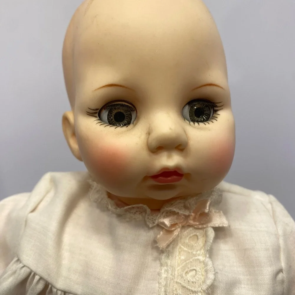 Madame Alexander Victoria Baby Doll Kids Cream Vintage Sleepy Eye
